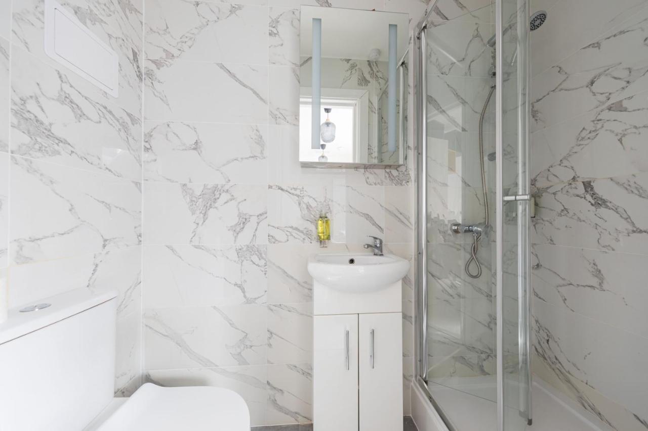 Lovely Private Room And Shower At Anson Hotel London Exterior foto
